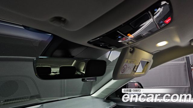 Hyundai Grandeur (GN7) 2,5 Gasoline 2WD Premium 2023 — фото 18