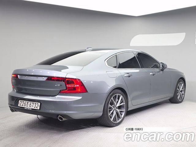 Volvo S90 D5 AWD Momentum 2019 — фото 2