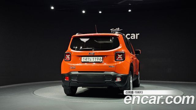 Jeep Renegade 2.0 Diesel Longitude AWD 2015 — фото 4