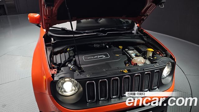 Jeep Renegade 2.0 Diesel Longitude AWD 2015 — фото 6