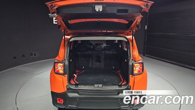 Jeep Renegade 2.0 Diesel Longitude AWD 2015 — фото 20