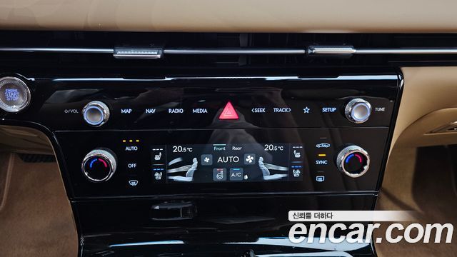 Genesis G80 (RG3) Gasoline 2.5 Turbo AWD 2025 — фото 17