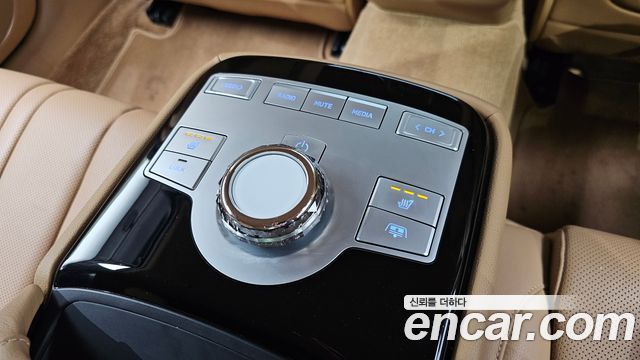 Genesis G80 (RG3) Gasoline 2.5 Turbo AWD 2025 — фото 30