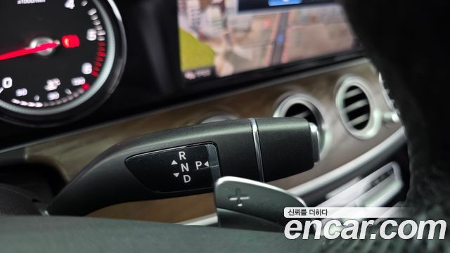 Mercedes-Benz E-Class (W213) E220d Exclusive 2018 — фото 9
