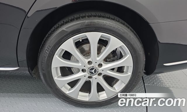 Mercedes-Benz E-Class (W213) E220d Exclusive 2018 — фото 21
