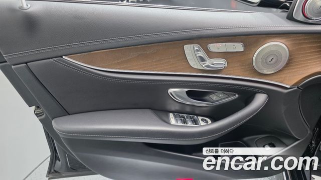 Mercedes-Benz E-Class (W213) E220d Exclusive 2018 — фото 24