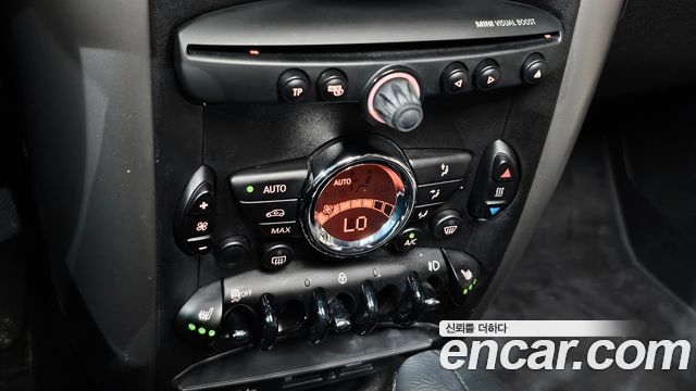 MINI Cooper D Countryman ALL4 1st 2016 — фото 17