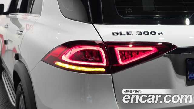 Mercedes-Benz GLE-Class (W167) GLE300d 4MATIC 2022 — фото 23