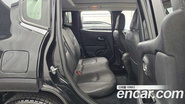 Jeep Renegade 2.4 Limited 2020 — фото 15