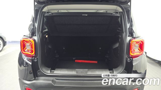 Jeep Renegade 2.4 Limited 2020 — фото 21