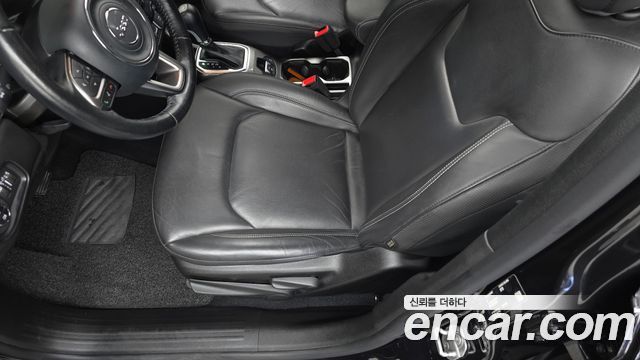 Jeep Renegade 2.4 Limited 2020 — фото 22