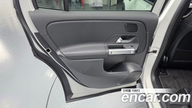 Mercedes-Benz EQB (X243) EQB300 4MATIC 2022 — фото 25