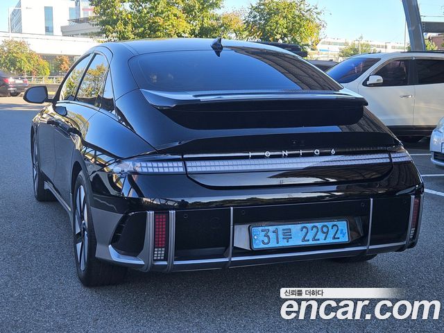 Hyundai Ioniq 6 Long Range Exclusive + 2023 — фото 6