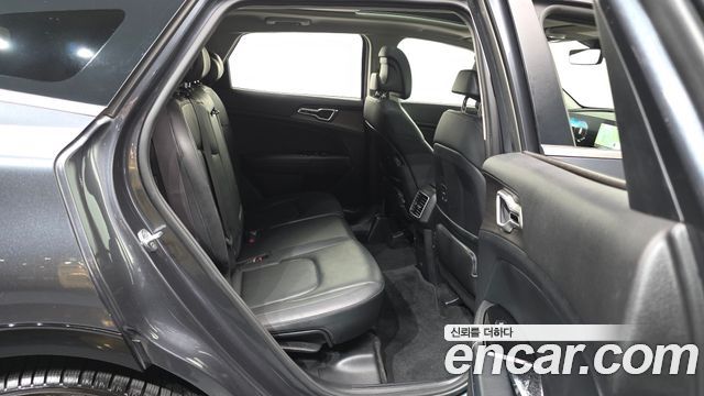 Kia Sportage (V) Diesel 2.0 2WD Signature 2022 — фото 12