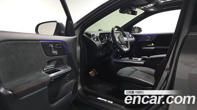 Mercedes-Benz GLA-Class (H247) GLA45 AMG 4MATIC+ 2023 — фото 10