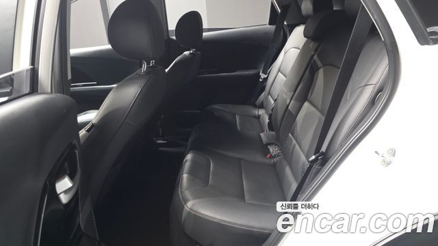Kia Niro 1.6 HEV Prestige 2020 — фото 11