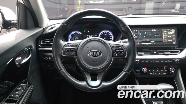 Kia Niro 1.6 HEV Prestige 2020 — фото 13