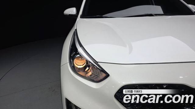 Kia Niro 1.6 HEV Prestige 2020 — фото 22