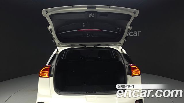 Kia Niro 1.6 HEV Prestige 2020 — фото 28