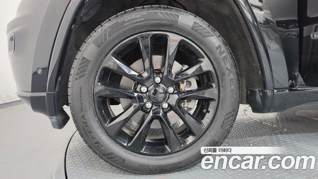 Jeep Grand Cherokee 3.6 Overland WK2 2017 — фото 5