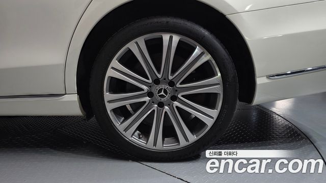 Mercedes-Benz E-Class (W213) E400 4MATIC Exclusive 2017 — фото 21