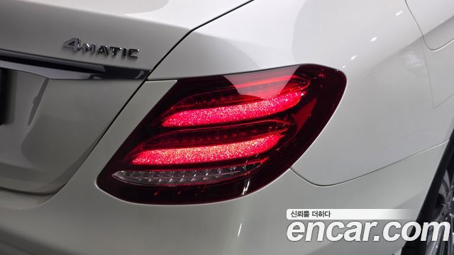 Mercedes-Benz E-Class (W213) E400 4MATIC Exclusive 2017 — фото 23