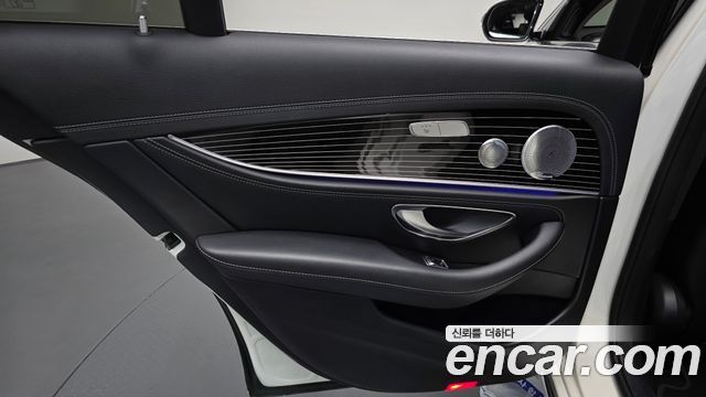 Mercedes-Benz E-Class (W213) E400 4MATIC Exclusive 2017 — фото 25