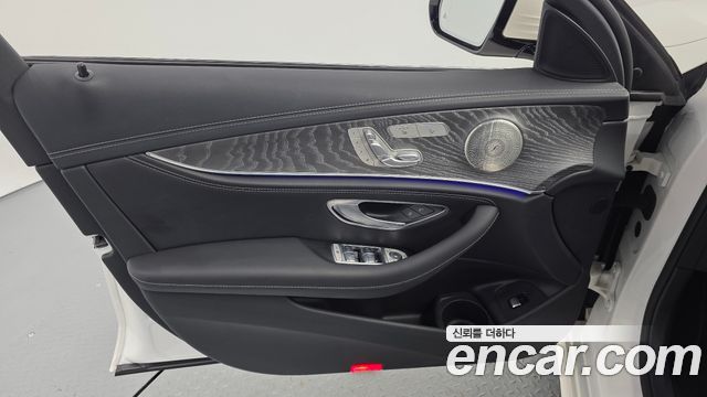 Mercedes-Benz E-Class (W213) E350 4MATIC AMG Line 2022 — фото 24