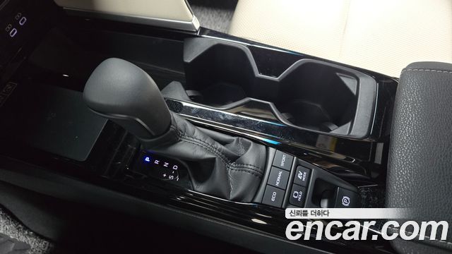 Toyota Camry (XV80) 2.5 XLE Premium Hybrid 2026 — фото 9