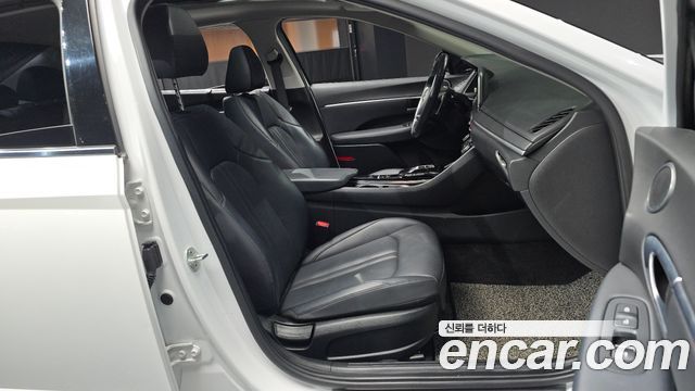Hyundai Sonata (DN8) 2.0 Premium Family 2020 — фото 12