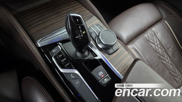 BMW 5 Series (G30) 530i xDrive M Sport Package Plus 2019 — фото 9