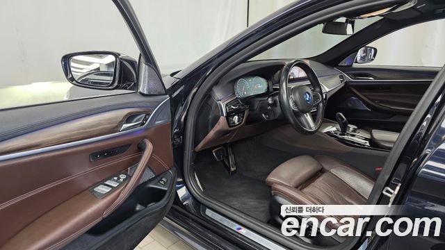 BMW 5 Series (G30) 530i xDrive M Sport Package Plus 2019 — фото 10