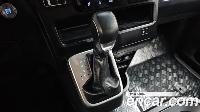 Hyundai Staria HEV 1.6 Cargo 5-Seater Modern 2025 — фото 9