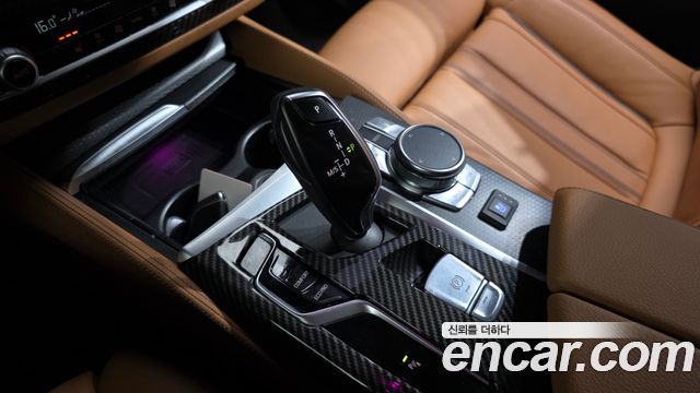 BMW 5 Series (G30) 520i M Sport 2023 — фото 9