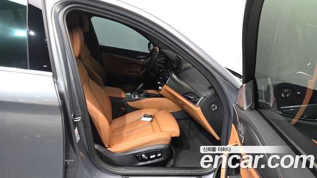 BMW 5 Series (G30) 520i M Sport 2023 — фото 15