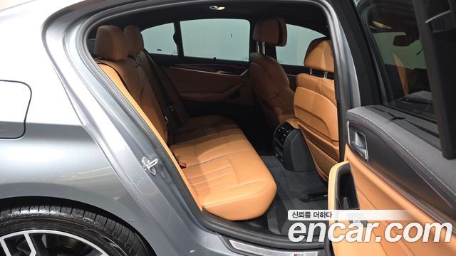 BMW 5 Series (G30) 520i M Sport 2023 — фото 16