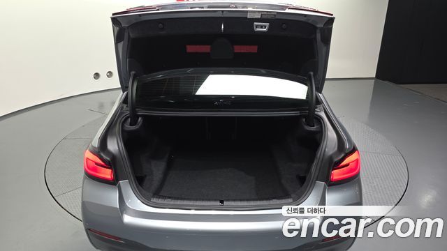 BMW 5 Series (G30) 520i M Sport 2023 — фото 24