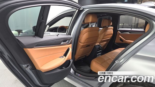 BMW 5 Series (G30) 520i M Sport 2023 — фото 32