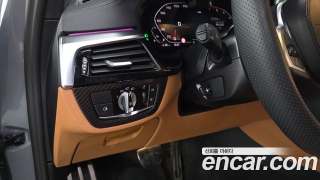 BMW 5 Series (G30) 520i M Sport 2023 — фото 35