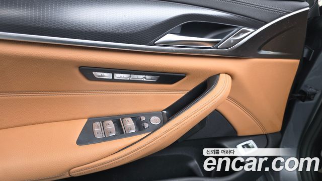 BMW 5 Series (G30) 520i M Sport 2023 — фото 37