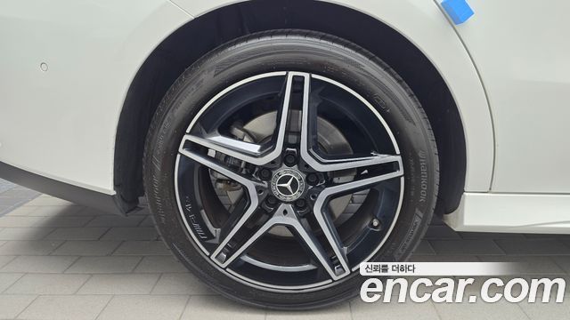 Mercedes-Benz CLA-Class (C118) CLA250 4MATIC 2023 — фото 5