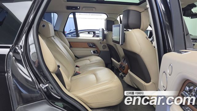 Land Rover Range Rover (IV) 4.4 SDV8 AB DIESEL 2018 — фото 13