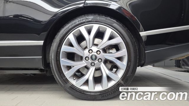 Land Rover Range Rover (IV) 4.4 SDV8 AB DIESEL 2018 — фото 21