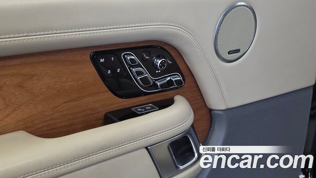 Land Rover Range Rover (IV) 4.4 SDV8 AB DIESEL 2018 — фото 29