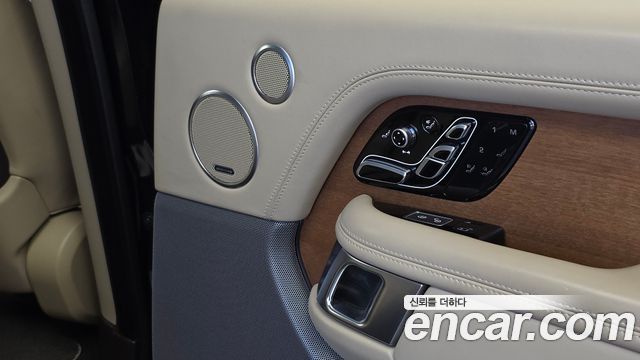 Land Rover Range Rover (IV) 4.4 SDV8 AB DIESEL 2018 — фото 33