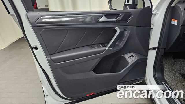 Volkswagen Tiguan (II) 2.0 TDI 4Motion Prestige 2018 — фото 24