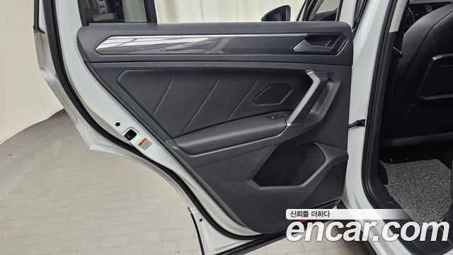Volkswagen Tiguan (II) 2.0 TDI 4Motion Prestige 2018 — фото 25