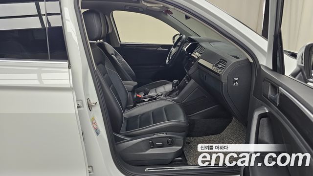 Volkswagen Tiguan (II) 2.0 TDI 4Motion Prestige 2018 — фото 26