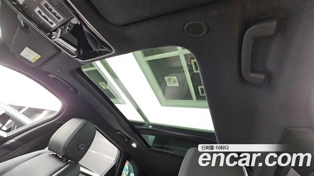 Land Rover Range Rover Velar 2.0 P250 Dynamic SE 2026 — фото 17