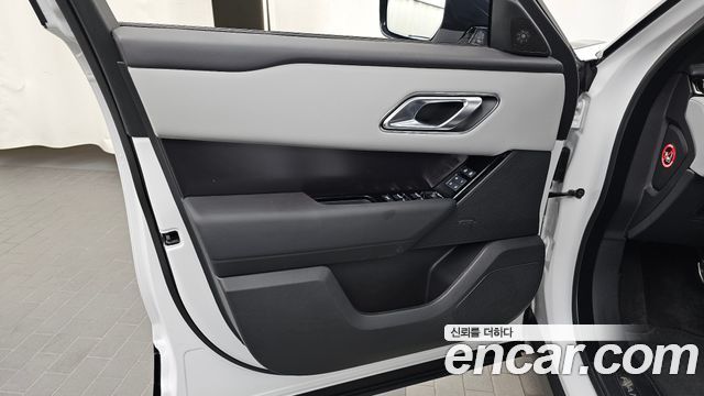 Land Rover Range Rover Velar 2.0 P250 Dynamic SE 2026 — фото 24